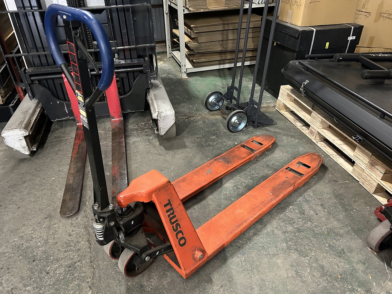 フォークリフト