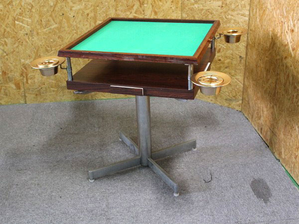 昔ながらの手積み用麻雀卓
