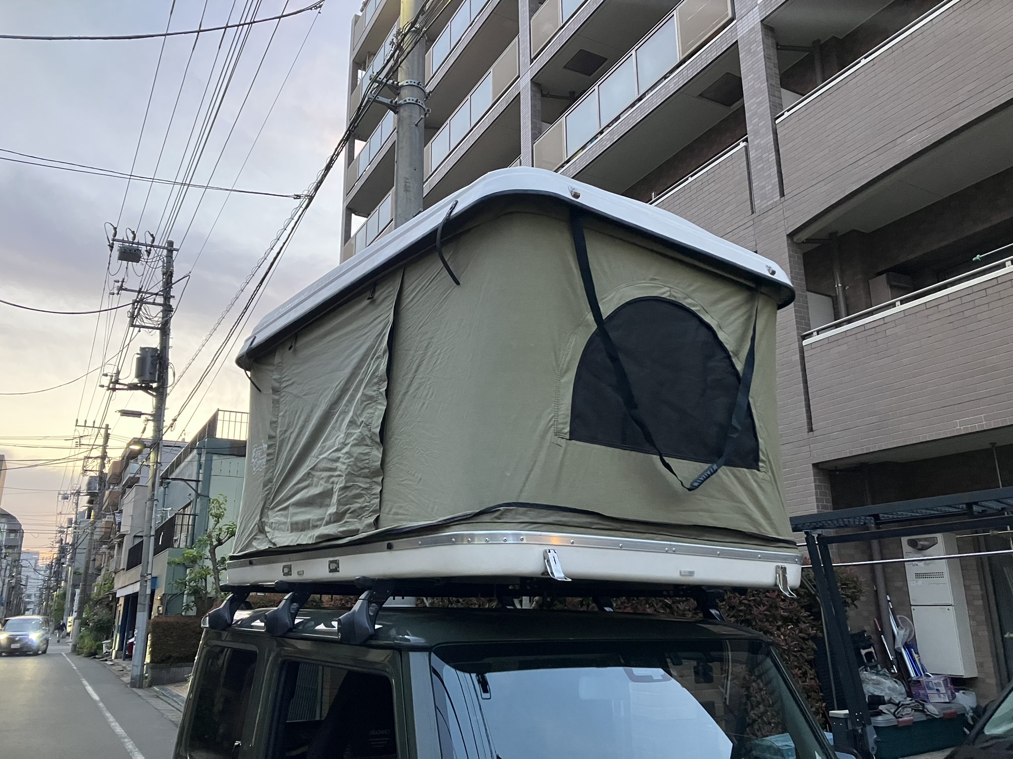 EASY CAMPER TOWER