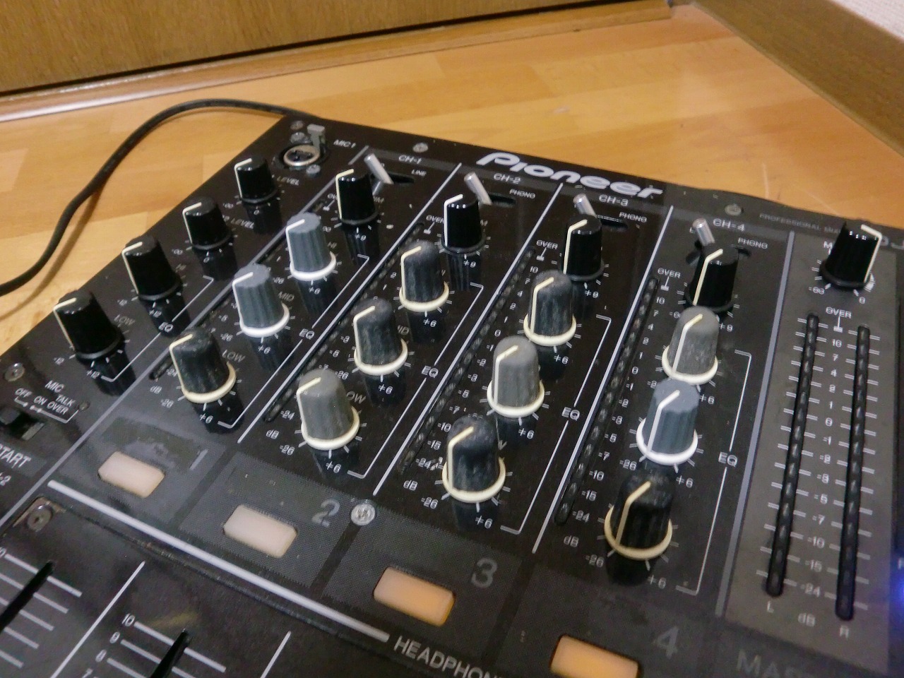 DJM-700