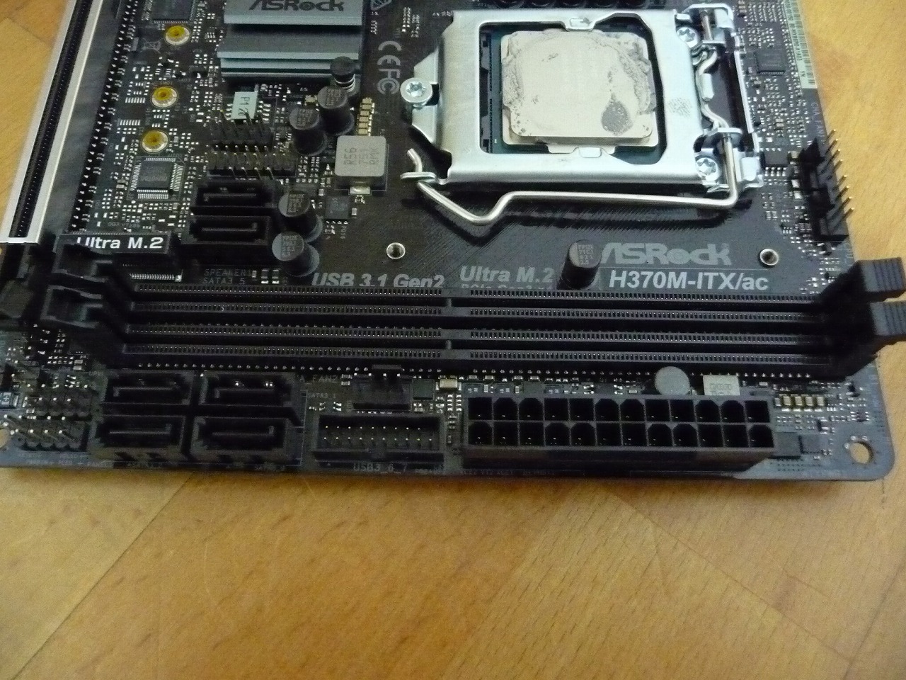 H370M-ITX/ac BX80684I58600 CC-06B