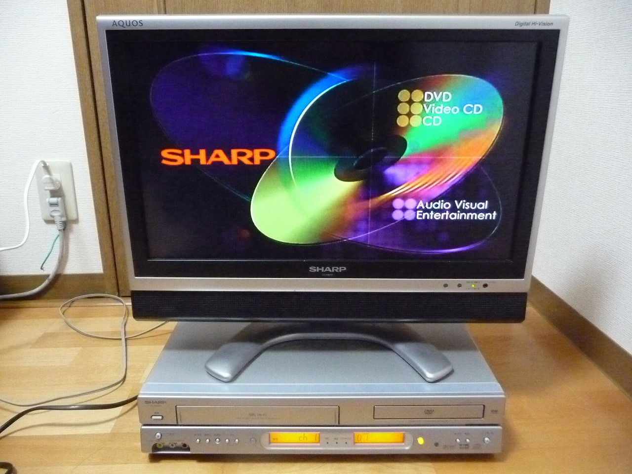 VHSビデオデッキ DVDプレーヤー SHARP DV-NC600 シャープ ダブルデッキ リモコン付き アナログ -  リサイクルショップ良品企画-買取実績