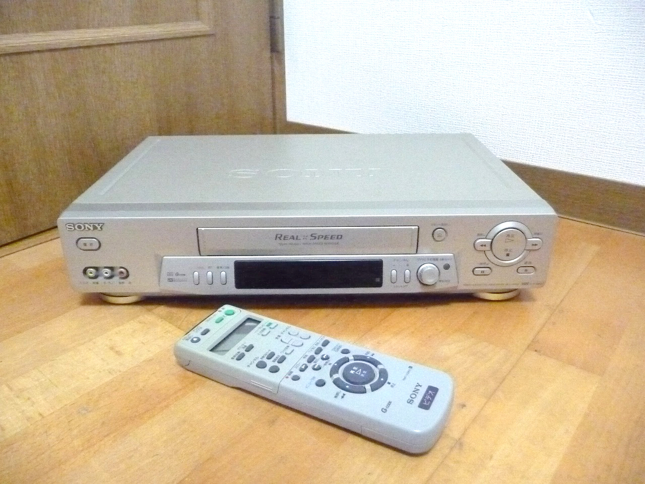 SONY SLV-R355 VHS 高速メカ搭載　ビデオデッキ
