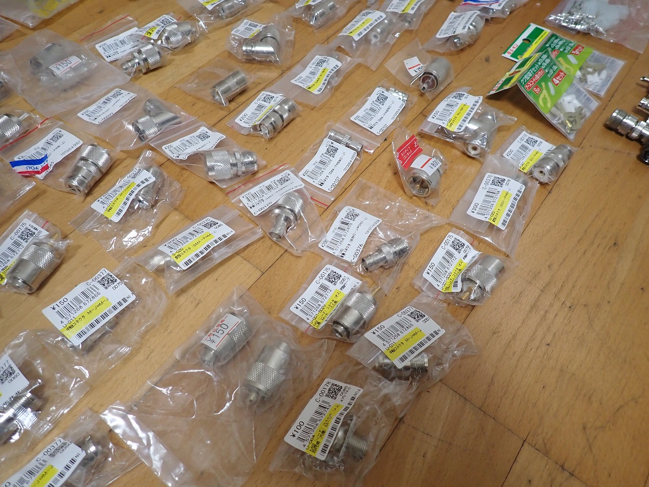 分岐コネクタ 中継コネクタなど