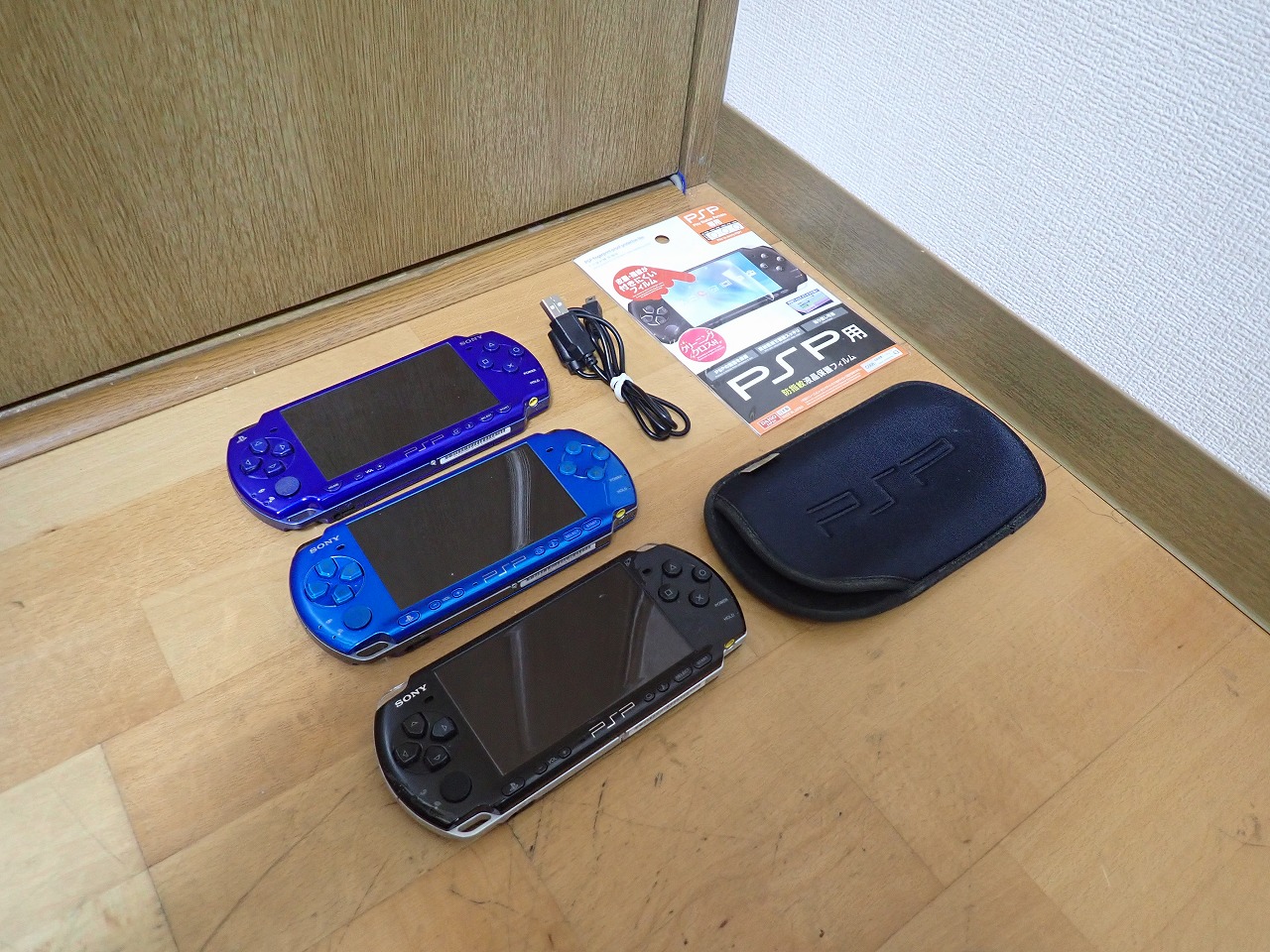 PSP SONY PSP-3000 PSP-2000 ソニー プレイステーション ポータブル プレステ 青 黒 ブルー ブラック 本体 3台セット  リサイクルショップ良品企画-買取実績