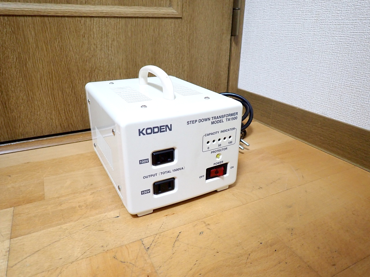 KODEN ダウントランス TA-200Z(230V)