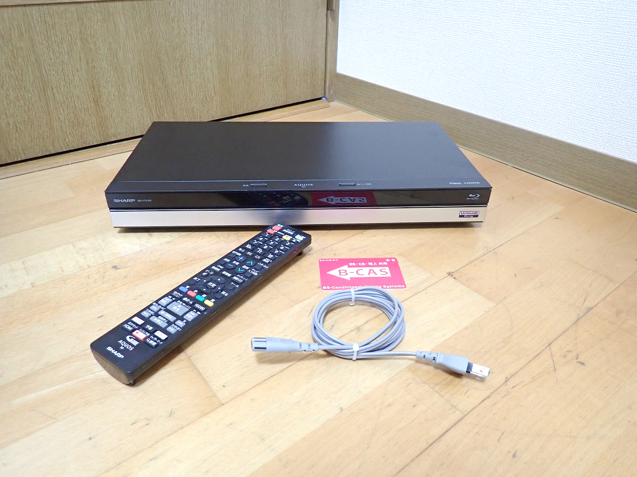 ブルーレイレコーダー SHARP AQUOS BD-UT2100 シャープ アクオス 2TB HDD Ultra HD ブルーレイ 3チューナー 4K B-CAS リモコン GB229PA