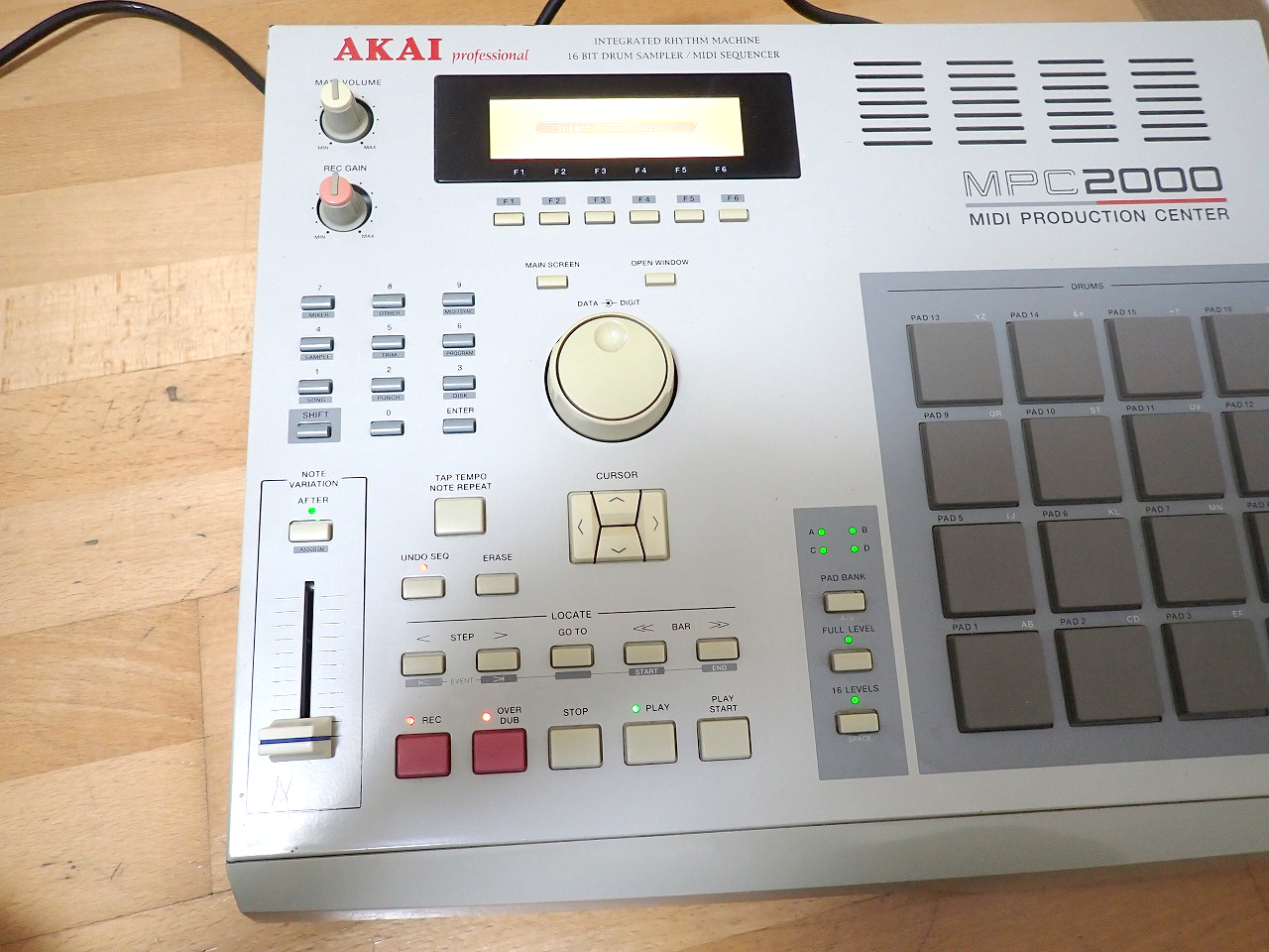 AKAI/アカイ