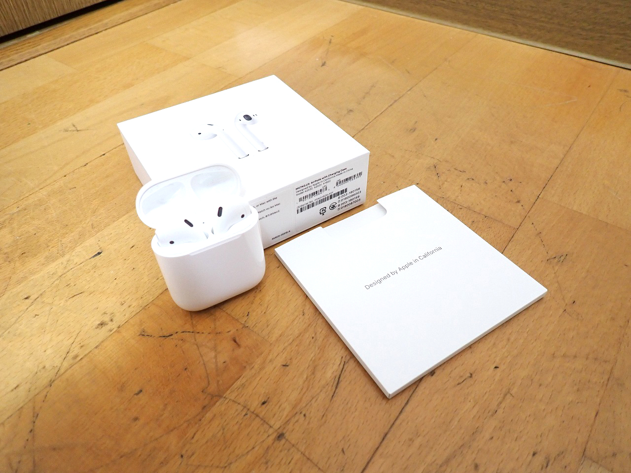 イヤホン Apple AirPods with Charging Case 第2世代 MV7N2J/A アップル エアーポッズ 充電器 ケース
