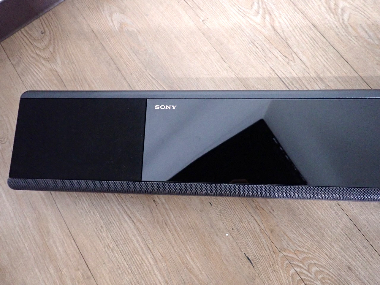 HT-A7000