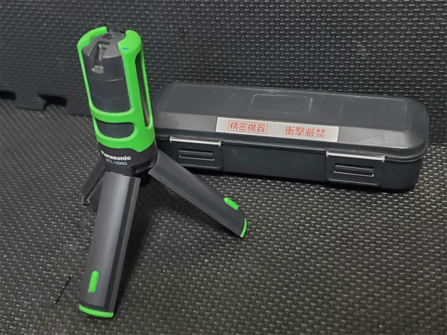 Panasonic パナソニック 墨出し名人 墨出し器 レーザー BTL1000G 壁一文字