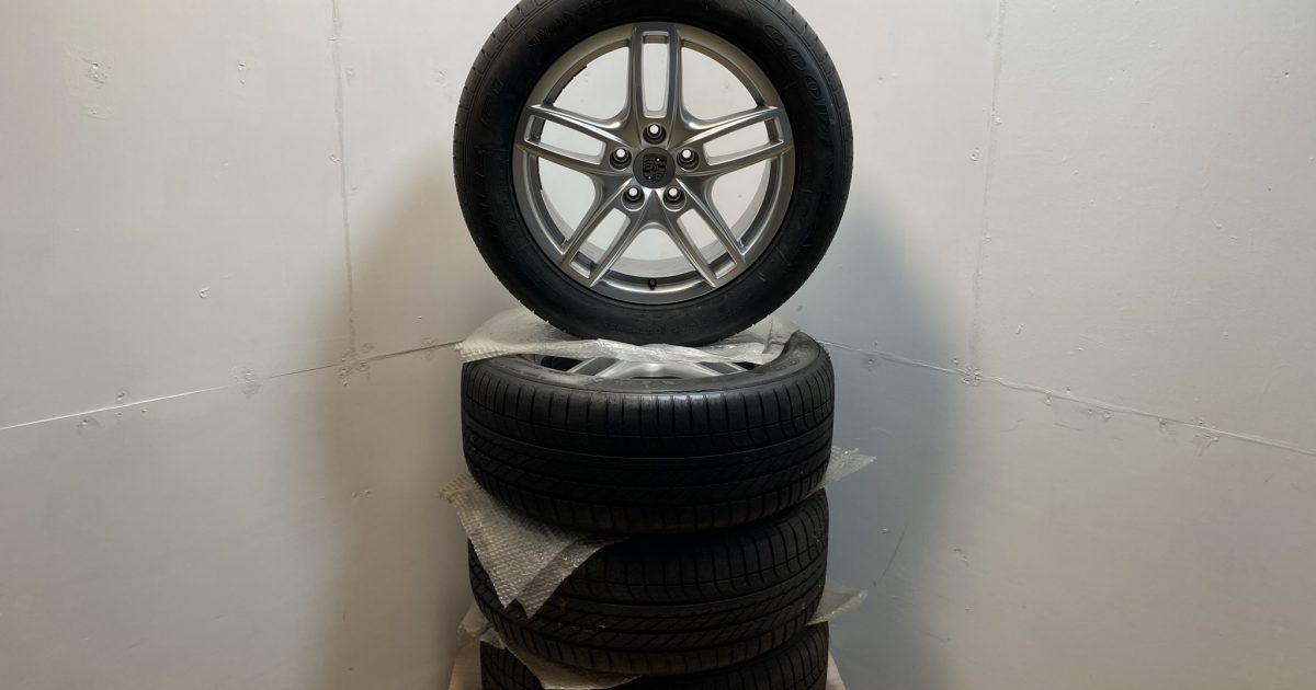 PORSCHE ポルシェ カイエン958 純正19インチホイール 8.5J×19H2 7P5 601 025 A PCD130 新車外し 未走行品 265/50R19 2010年製
