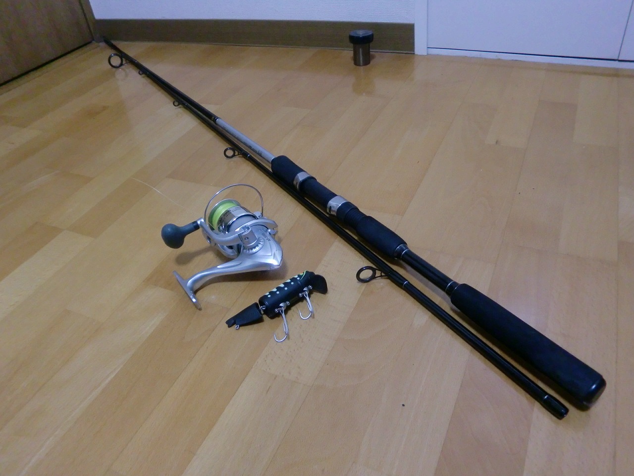 ショアラバ サーフルアー2.7m3ピースロッド&スピニングリール5000番