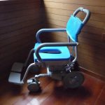 シャワーラク ウチヱ SWR-102 UCHIE 車椅子 U型シート 狭い室内でも扱いやすいコンパクトなシャワーキャリー