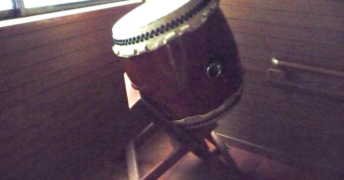 和太鼓 長胴太鼓 小松崎卯兵衛商店 台付き 1尺5寸 面約45cm 高さ約61cm