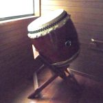 和太鼓 長胴太鼓 小松崎卯兵衛商店 台付き 1尺5寸 面約45cm 高さ約61cm