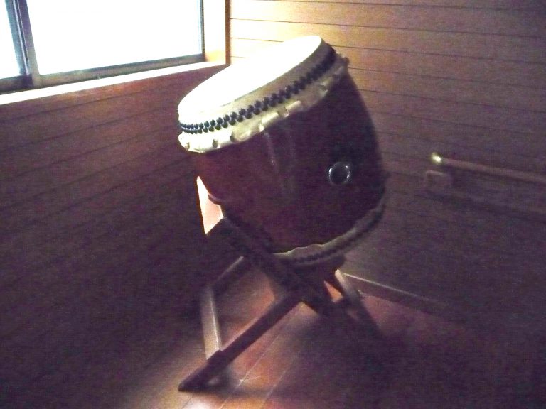 和太鼓 長胴太鼓 小松崎卯兵衛商店 台付き 1尺5寸 面約45cm 高さ約61cm