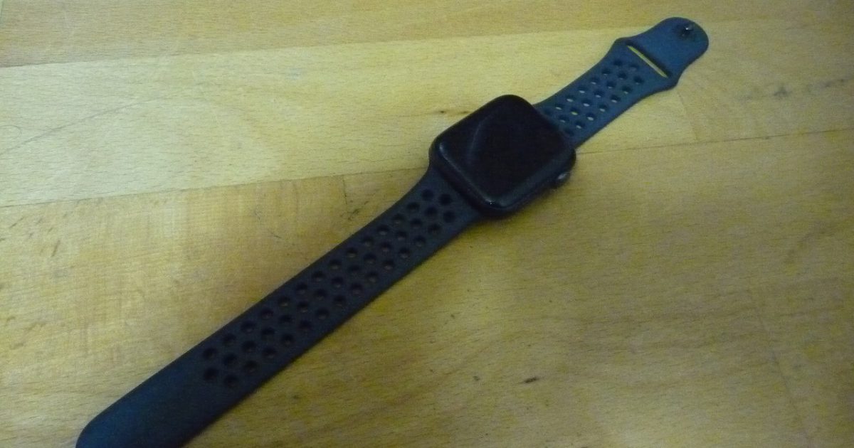 Apple Watch MTVU2J/A Series 4 GPS+Cellularモデル 44mm アップルウォッチ セルラー ナイキ バンド
