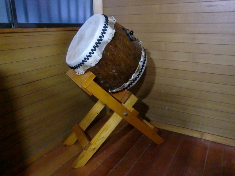 和太鼓 長胴太鼓 宮太鼓 1尺3寸 約39cm 立ち台座 付き