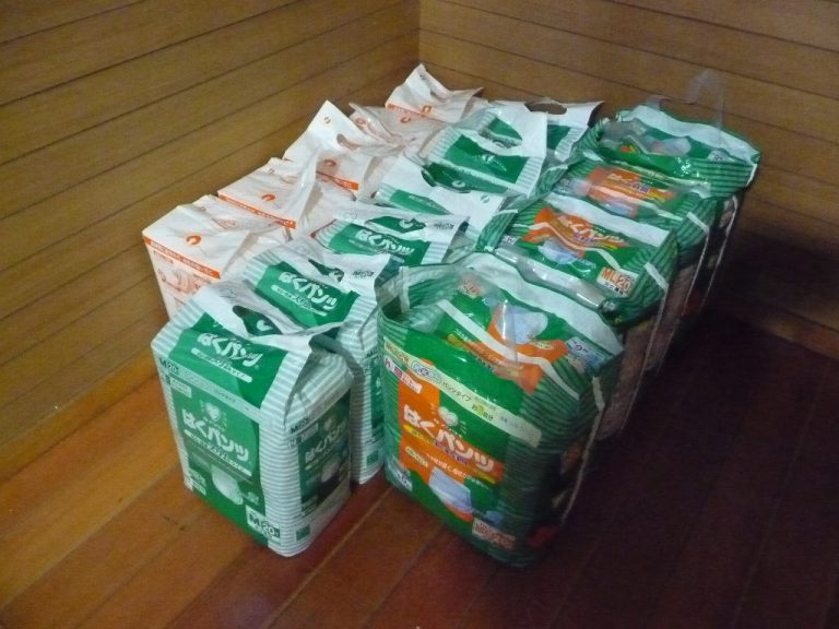 イワツキ はくパンツ 長時間タイプ ML 20枚入 4袋 スリムタイプ M 20枚入 6袋 尿とりパッド ワイドロング 30枚入 5袋 男女兼用