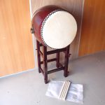 和太鼓 長胴太鼓 1.6尺 1尺6寸 面 48cm 胴長 59cm 台 バチ 付き