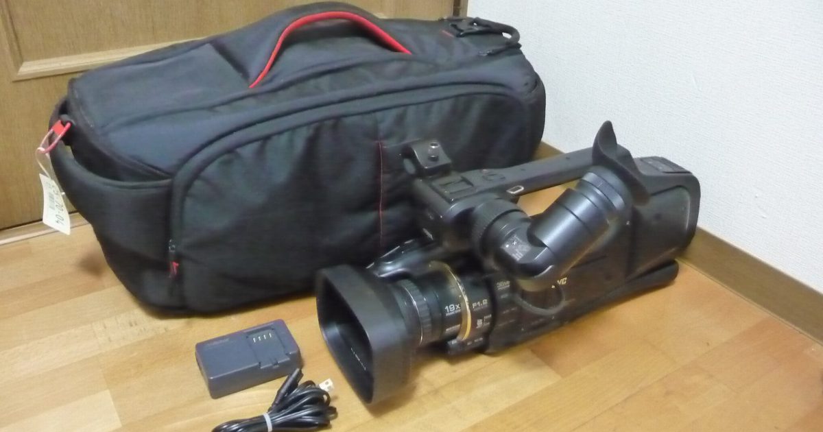 ビデオカメラ JVC JY-HM90 ハイビジョン メモリームービー ショルダー 36Mbps ハイビットレート Manfrotto PL-CC195 カメラケース付き