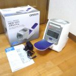 血圧計 OMRON HEM-1021 オムロン スポットアーム式 上腕式 全自動タイプ アームイン