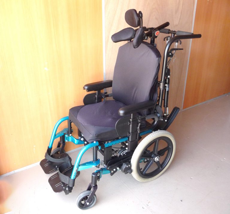車椅子 QUICKIE iris クイッキ― アイリス 介助用 次世代型手動 ティルト 角時計 ブルー 青
