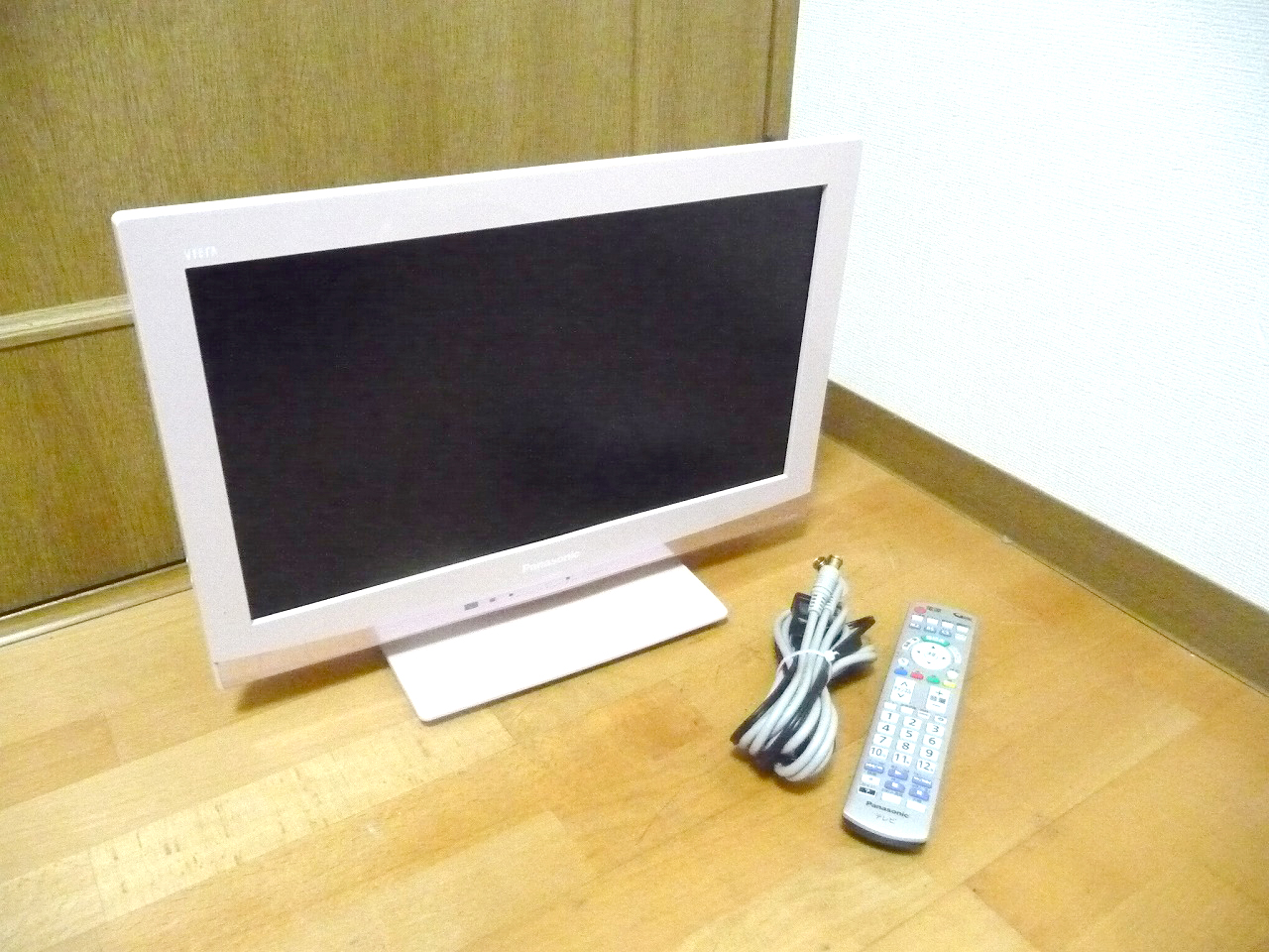 【日本製】Panasonic VIERA液晶テレビTH-L19C3(ピンク) Panasonic - 【日本製】Panasonic VIERA液晶テレビTH-L19C3(ピンク)の