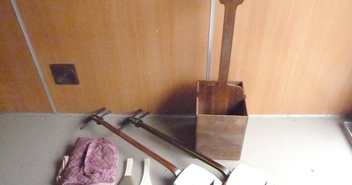 三味線 2本セット 撥 木製ケース 袋 付属 長さ約99cm