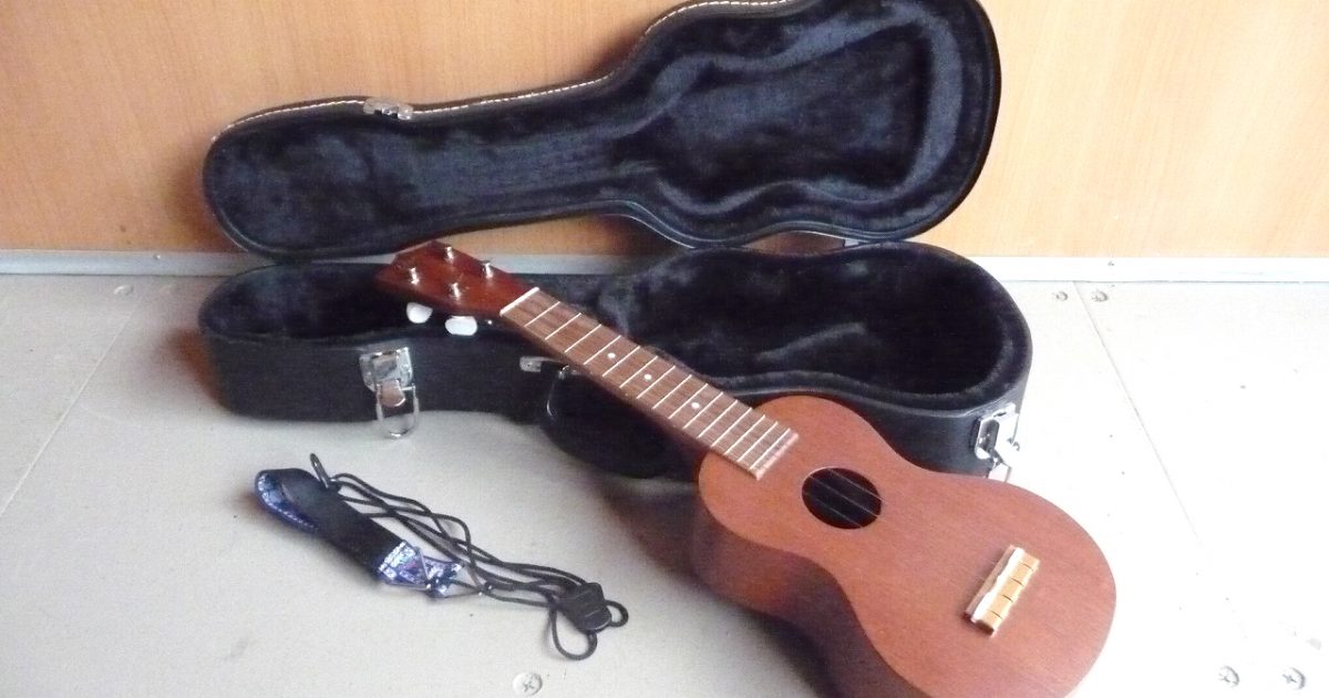 ウクレレ ZEPHYR Ukulele No.1 ゼファー ハードケース ストラップ 付属