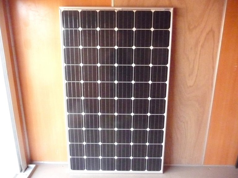 ソーラーパネル MITSUBISHI PV-MGJ250BBFR 三菱電機 太陽光発電 太陽電池モジュール 単結晶シリコン 250W 15.2% 未設置