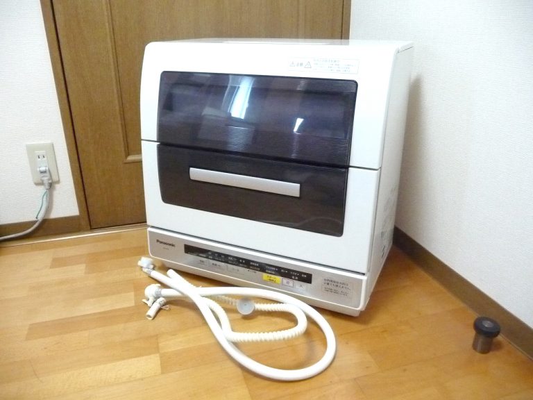 食器洗い乾燥機 Panasonic NP-TR7 パナソニック 食洗機 バイオパワー除菌 6人分 セットナビカゴ ファミリー向け 45点 エコナビ