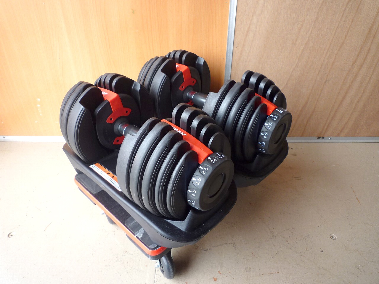 Creer可変式ダンベル ダイヤル調整2.5Kg〜24Kg① jo ダイヤル調整式可変式ダンベル 24Kg Creerダイヤル調整式可変