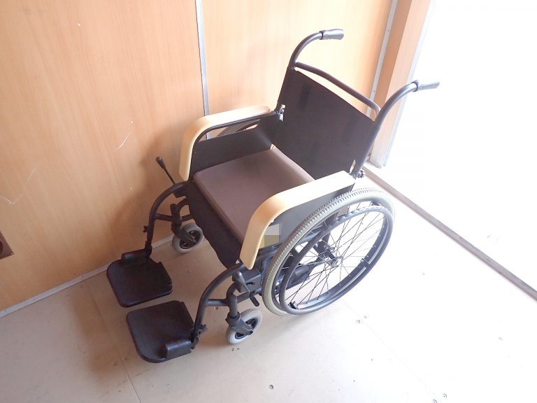 車椅子 PIGEON アシスタイースII MS-2 ピジョンタヒラ 自走式 姿勢くずれを防ぎ長時間でも快適