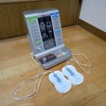 電位治療器 OMRON HV-F5200 オムロン 肩 腕 背中 腰 脚 足裏 たたき もみ おし さすり 振動 20段階調節 低周波 温熱