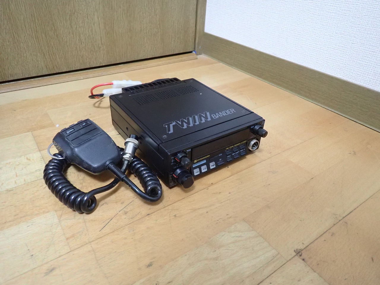 【無線機と電源とマイク】STANDARD C5900 トリプルバンド受信機 無線機と電源とマイク】STANDARD C5900 トリプルバンド受信機