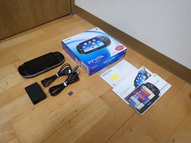 PlayStation VITA SONY PCH-1100 ソニー プレイステーション ヴィータ PSP Wi-Fi 充電器 PCH-ZAC1 黒 クリスタルブラック 本体