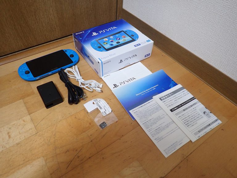 PS VITA SONY PCH-2000 ソニー プレイステーション ヴィータ プレステ Wi-Fi 充電器 PCH-ZAC1 青 ブルー 本体 8GBカード