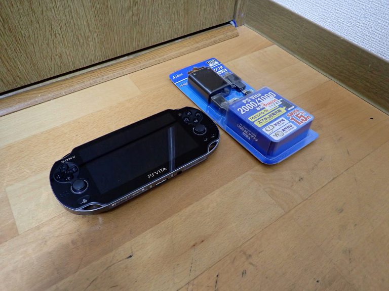 PlayStation VITA SONY PCH-1000 ソニー プレイステーション ヴィータ PSP Wi-Fi 充電器 黒 クリスタルブラック 本体 11