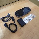 PlayStation VITA SONY PCH-1100 ソニー プレイステーション ヴィータ 充電器 PCH-ZAC1 黒 ブラック メモリーカード 8GB 本体