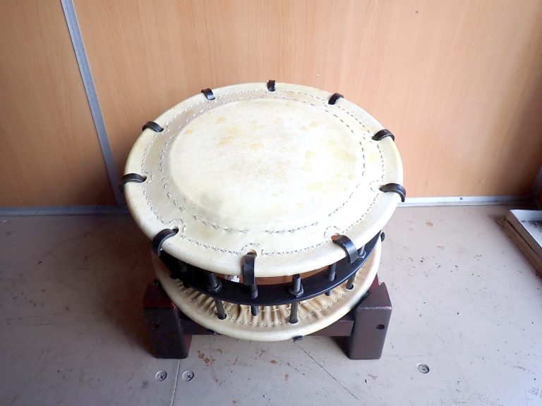 締太鼓 二丁掛 ボルト 和太鼓 面36cm 胴17cm 1.2尺 台座付き