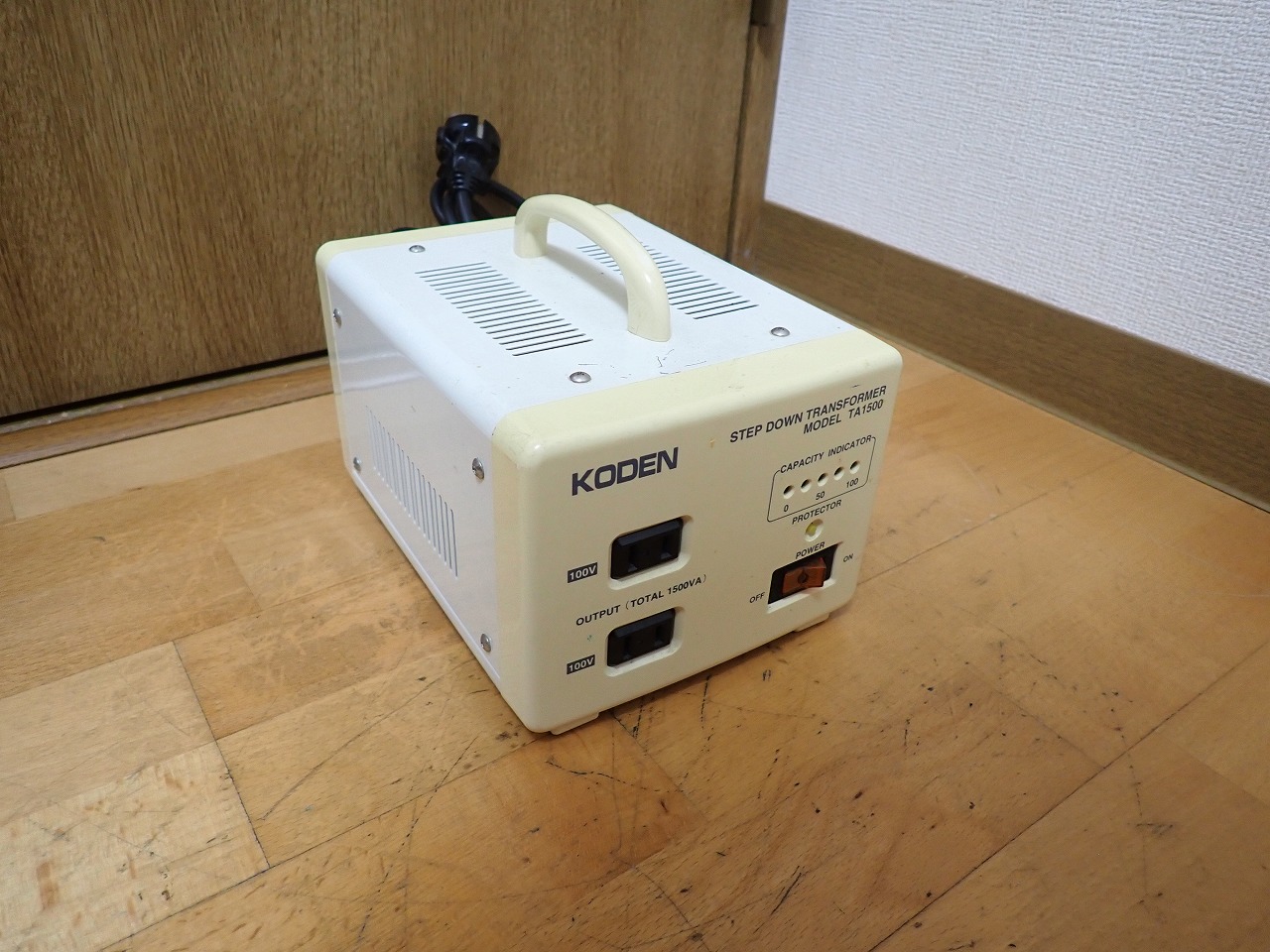 変圧器 KODEN TA1500 東京興電 降圧器 ダウントランス イギリス