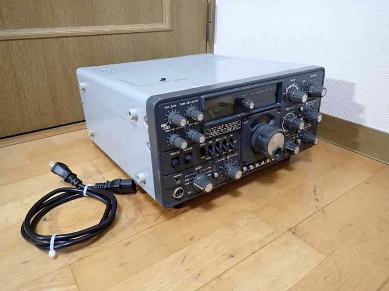 無線機 YAESU FT-901DM HF ALL MODE TRANSCEIVER 八重洲 トランシーバー オールモード