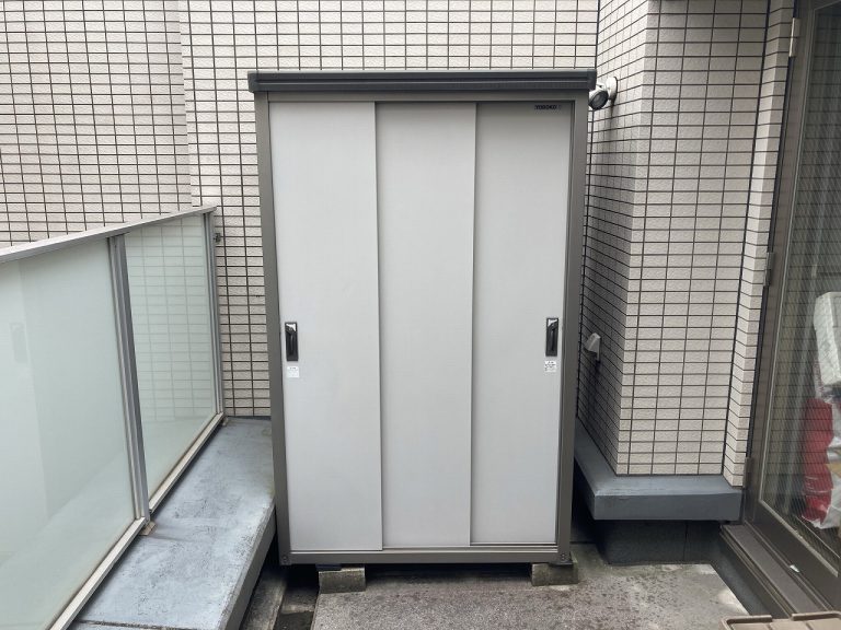 YODOKO ヨドコウ 3枚扉 物置 ESE-1206A W1200 D650 H1959 約0.46坪 鍵付き