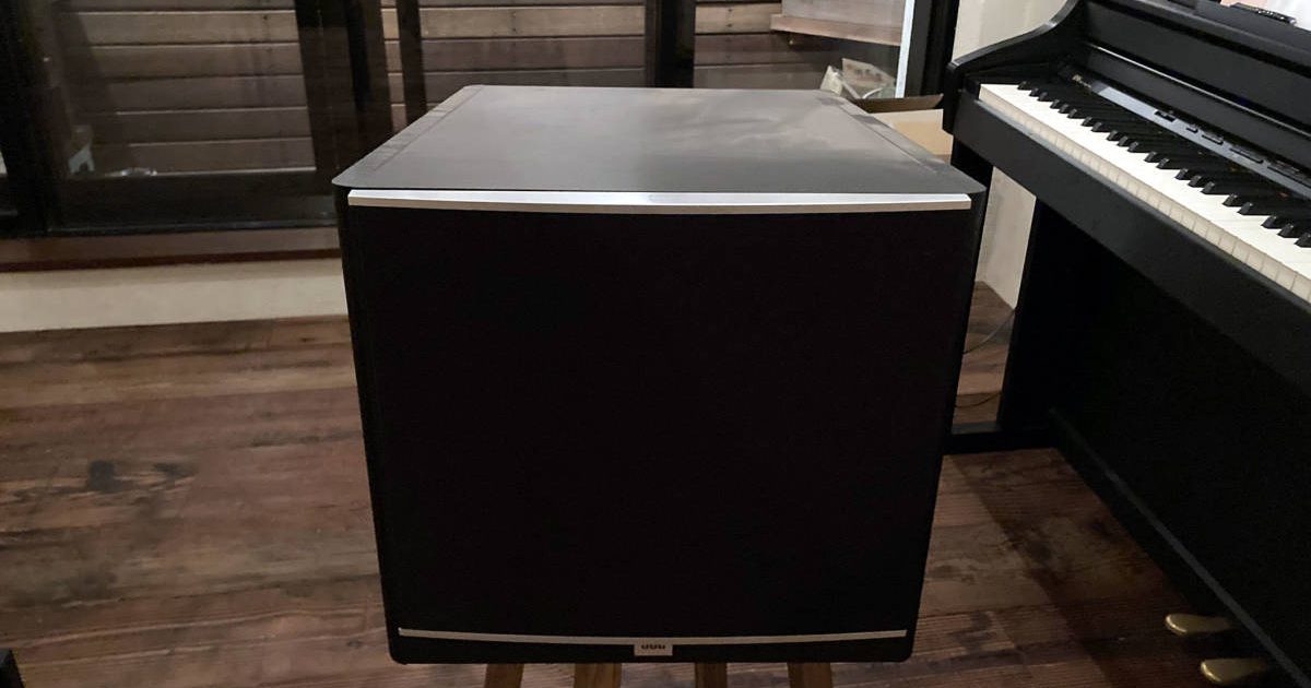 JBL ジェービーエル 10インチ(250mm)100W パワード サブウーファー ウーハー サラウンドシステム 使用極小