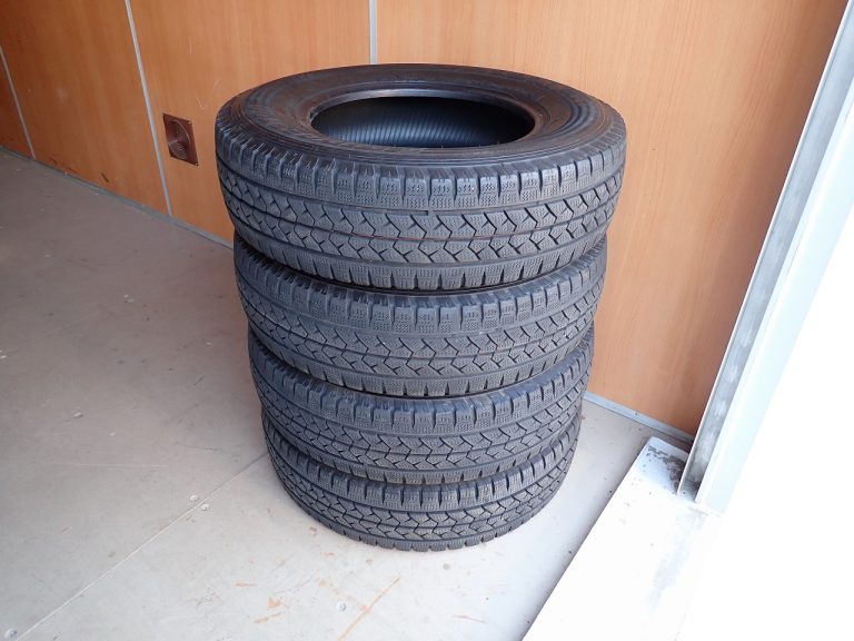 スタッドレスタイヤ BRIDGESTONE BLIZZAK VL1 195/80R15 107/105L LT ブリジストン ブリザック 4本 2018年46週 ハイエース