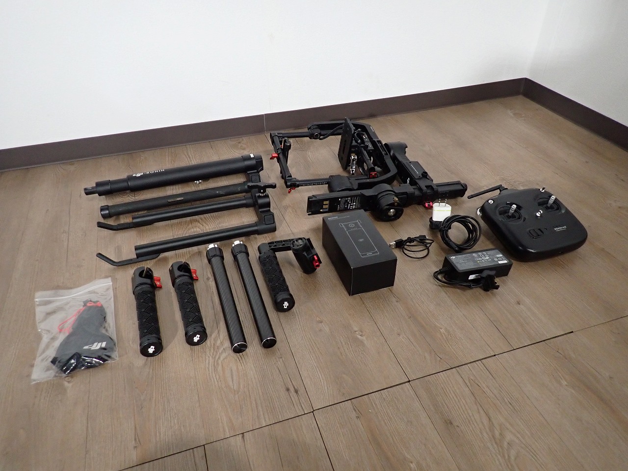 送料込 DJI RONIM M バッテリー2個付き 2025年最新】ronin m バッテリーの人気アイテム - メルカリ