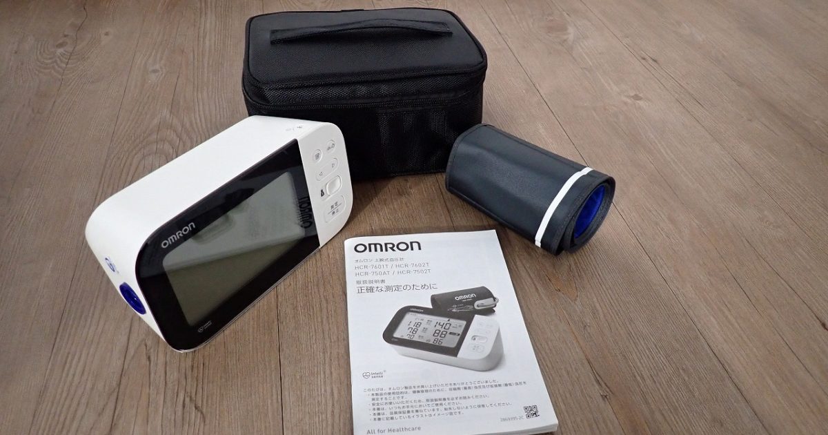 血圧計 OMRON HCR-7602T オムロン 上腕式 カフ式 乾電池 メモリー機能 プレミアム 19 シリーズ デジタル Bluetooth