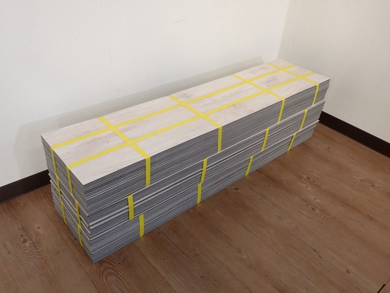 フロアタイル フローリング柄 抗菌フロアタイル 置くだけ 木目調 ライトブラウン 105×25×0.45cm 60枚 10.17畳